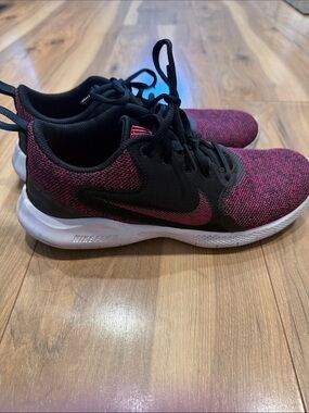 Nike Black & Raspberry Knit Trainer Sneakers